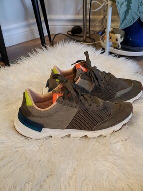Womens's Gray Mesh Runner Sneakers - Lightweight Comfort
